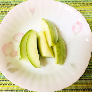 子メロン（摘果メロン）のあっさり漬物